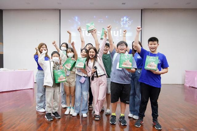 /images/youth-ceo-camp-2.jpg